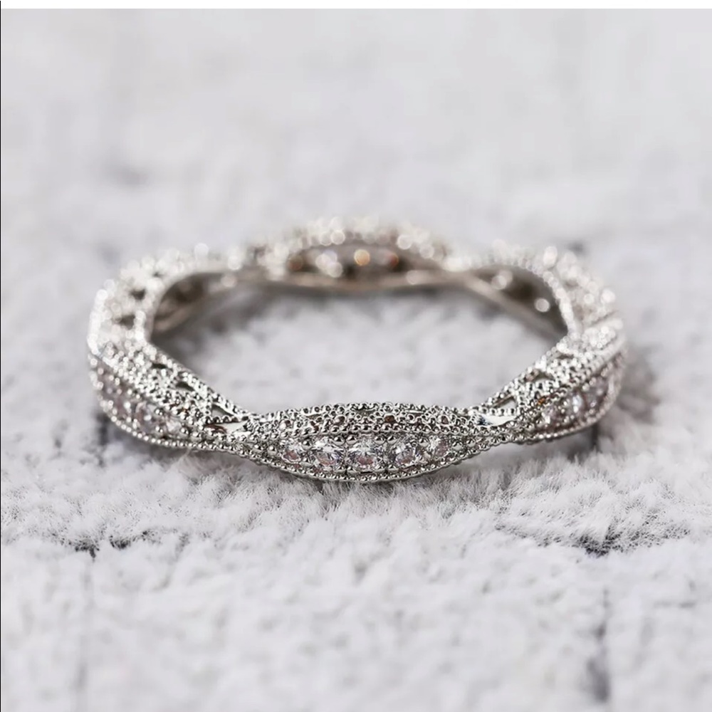 New .925 Silver White Sapphire Band Ring - Picture 3 of 7
